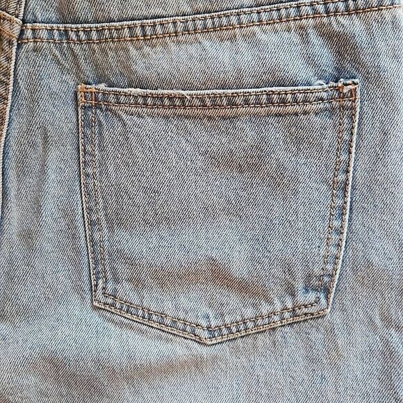 Closette Chic Distressed Ankle Length Jeans Cancun Light Wash Medium - Picture 6 of 9